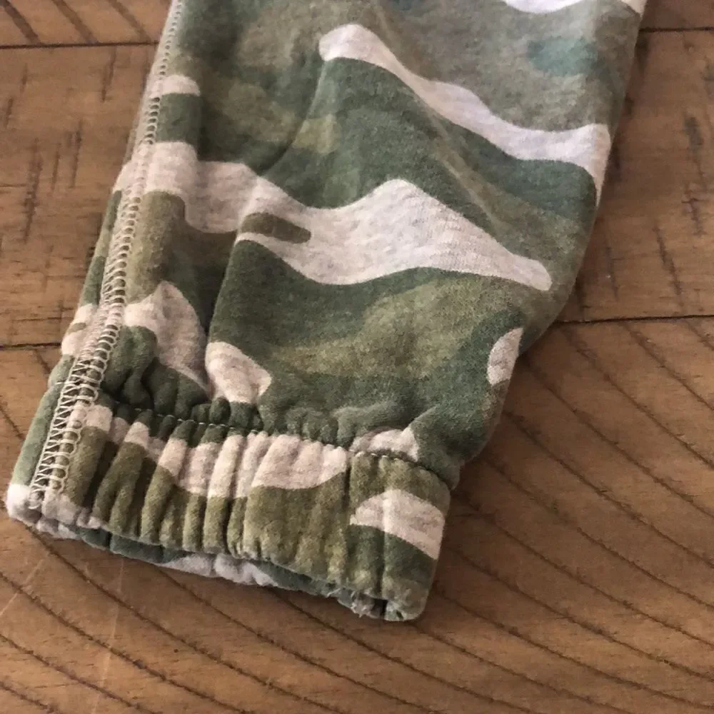 Camo sweats by Carter’s drawstring Comfy cotton. No trip jogger cuffs. Outdoors